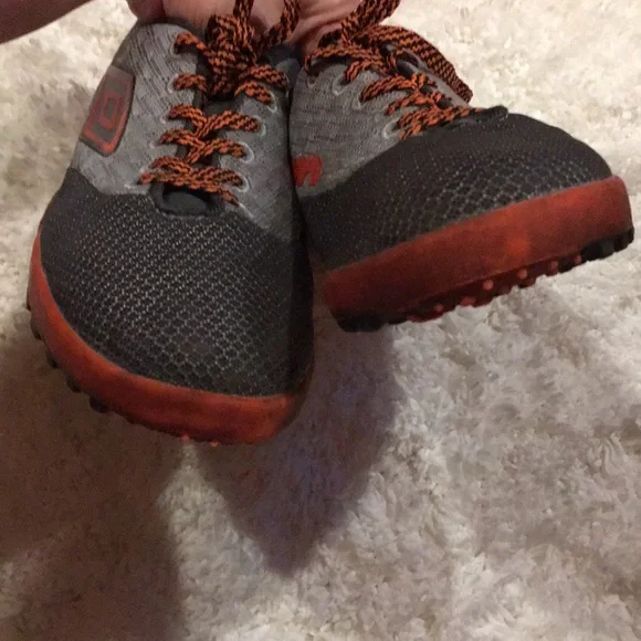 Umbro orange and grey shoes - Picture 5 of 12